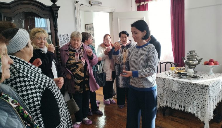 В музее А.И. Куприна посетители «золотого возраста» окунулись в «Ароматы из прошлого»