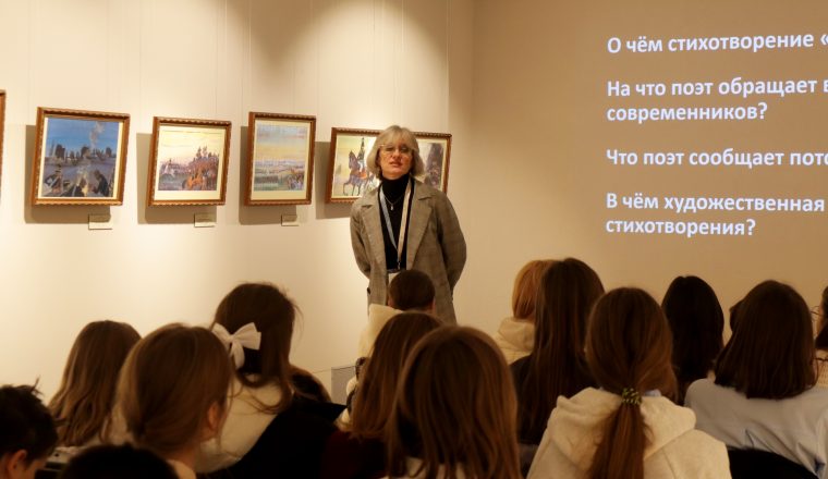 Выставка из фондов Литературного объединения открылась в Белгороде