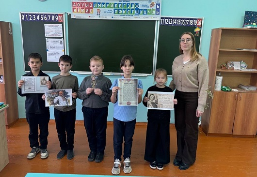 Школьники Кузнецкого района знакомятся с эпохой военной присяги