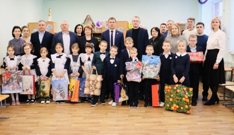 Сотрудники музея А.И. Куприна приняли участие в акции «Ёлка добра»