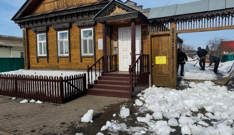 Сотрудники музея А.И. Куприна проводят работы по благоустройству территории